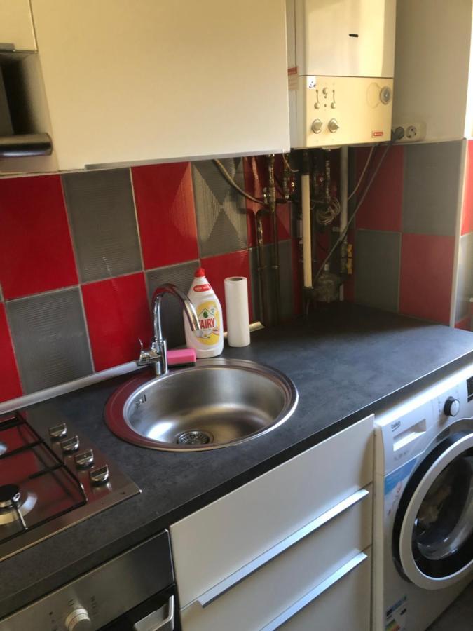 بوخارست Lovely 1 Bedroom Apartment Close To Old Town المظهر الخارجي الصورة