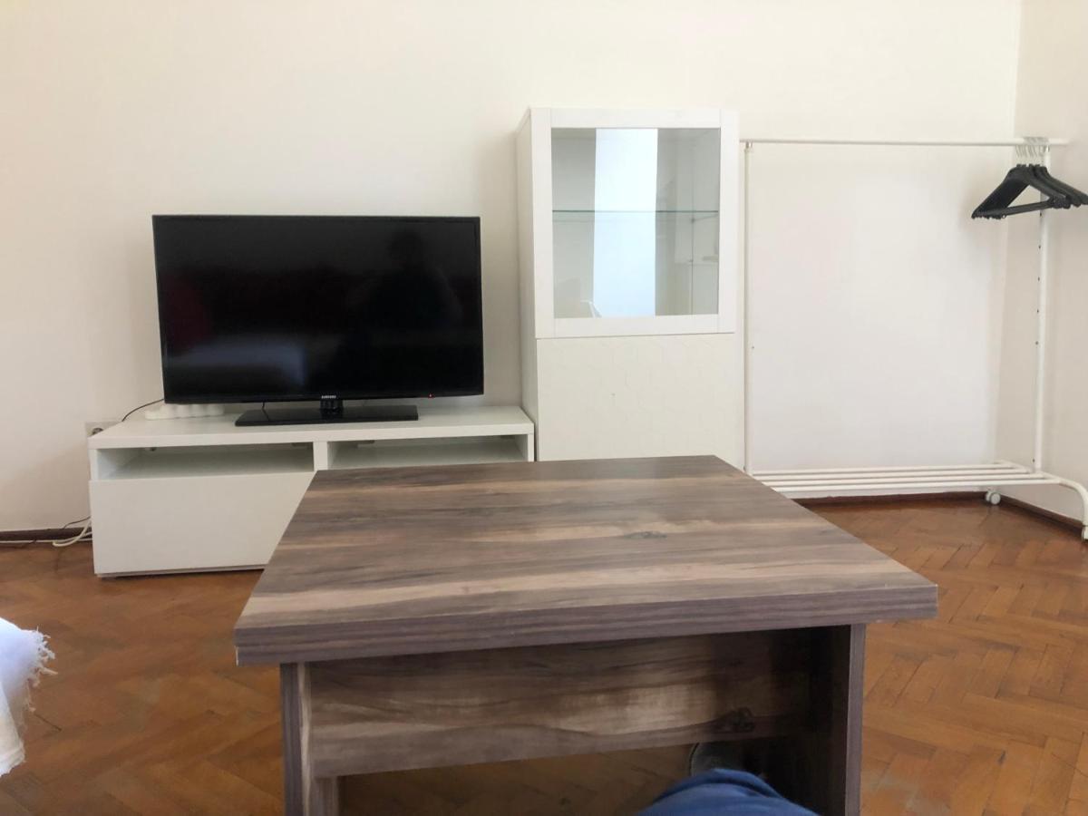 بوخارست Lovely 1 Bedroom Apartment Close To Old Town المظهر الخارجي الصورة